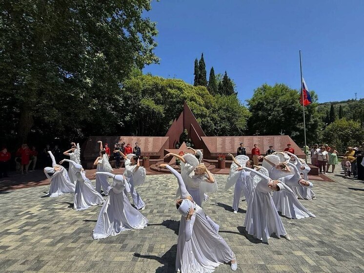 В Хостинском районе Сочи в День скорби и памяти прошла торжественная акция
