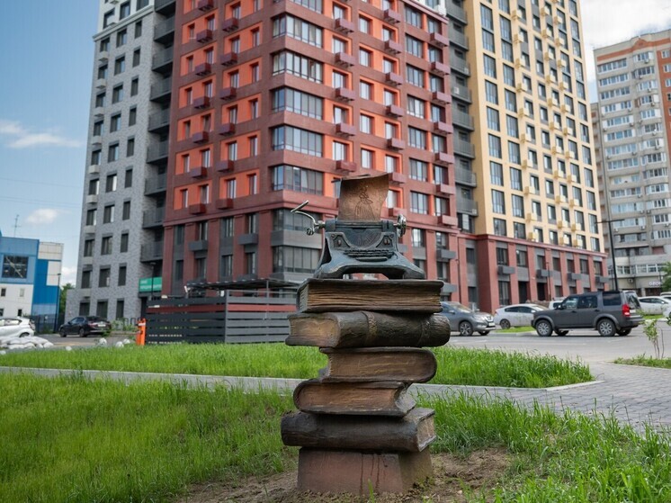 Где живет Чехов: в Хабаровске появился арт-объект, вдохновленный классикой