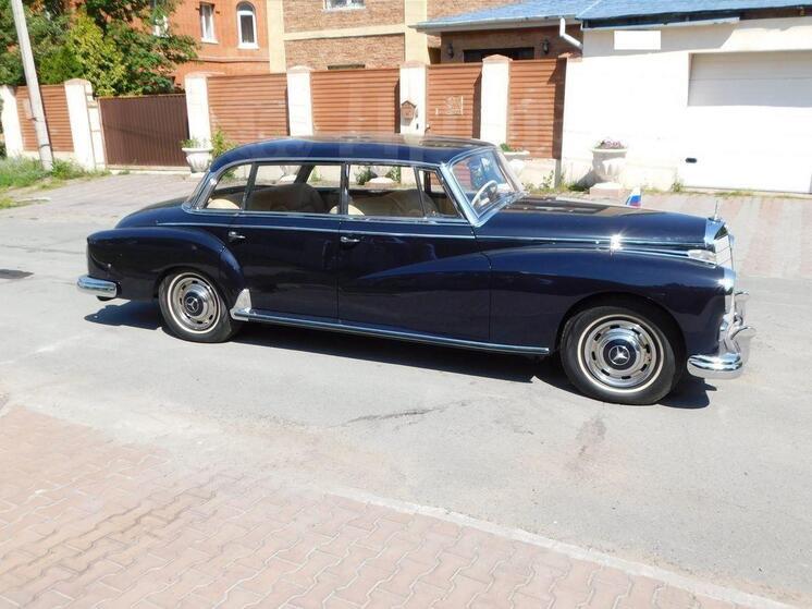 В Новосибирске выставлен на продажу редкий Mercedes-Benz W189 1961 года