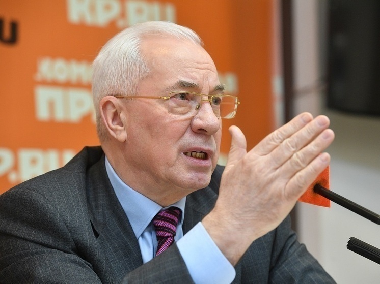 Азаров: на Украине сейчас отсутствуют здравые политические партии