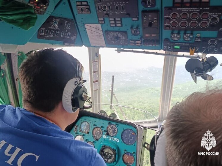 В Хабаровском крае спасатели добираются к туристке, сломавшей ногу в горах