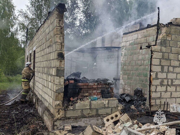 Более 70 «квадратов» жилого дома охватил пожар в Туле