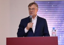 Партия «Справедливая Россия — За правду» предлагает наделить работников бюджетной сферы — учителей и врачей — статусом, близким к госслужащим