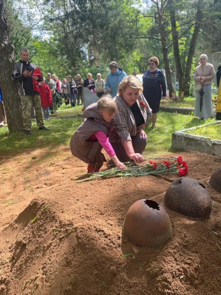 В Новоржеве перезахоронили останки 23 бойцов Красной Армии