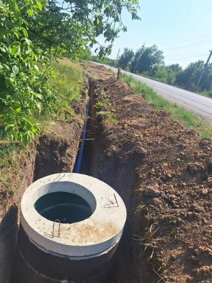 Дома жителей запорожского села подключают к новому водопроводу