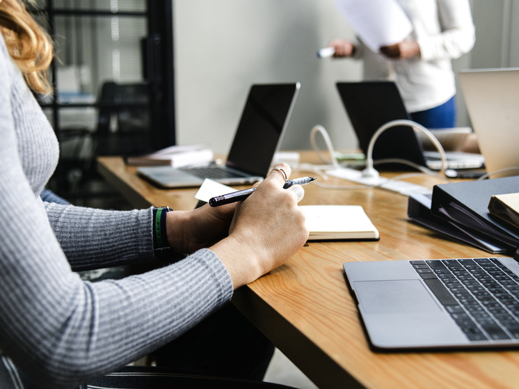 Эксперт: дефицит сотрудников на рынке труда ударил по Хабаровскому краю