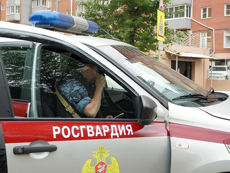 В Улан-Удэ нетрезвая пара устроила дебош в гриль-баре и избила менеджера