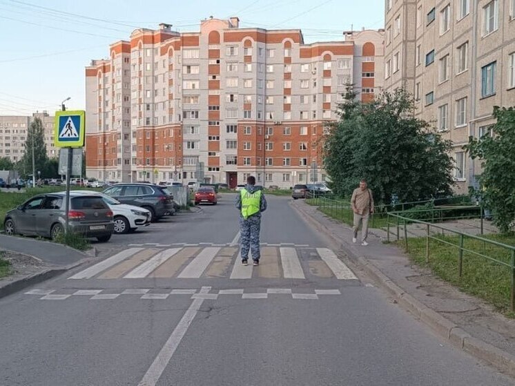 В Чебоксарах водитель питбайка сбил школьника на переходе и скрылся