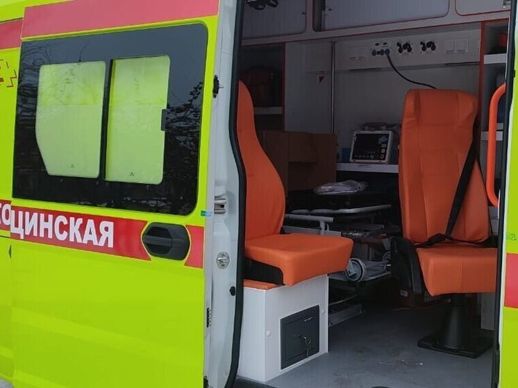 СМИ: в Барнауле мужчина умер на остановке общественного транспорта