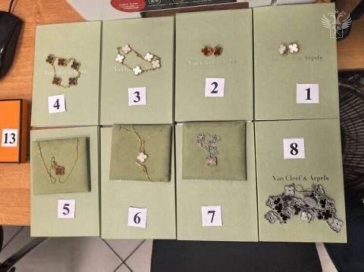 ФТС: сочинские таможенники пресекли ввоз драгоценностей из Дубая на 32 млн рублей