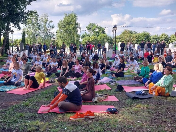 В Тамбове провели фестиваль здорового образа жизни и красоты «Йога День»