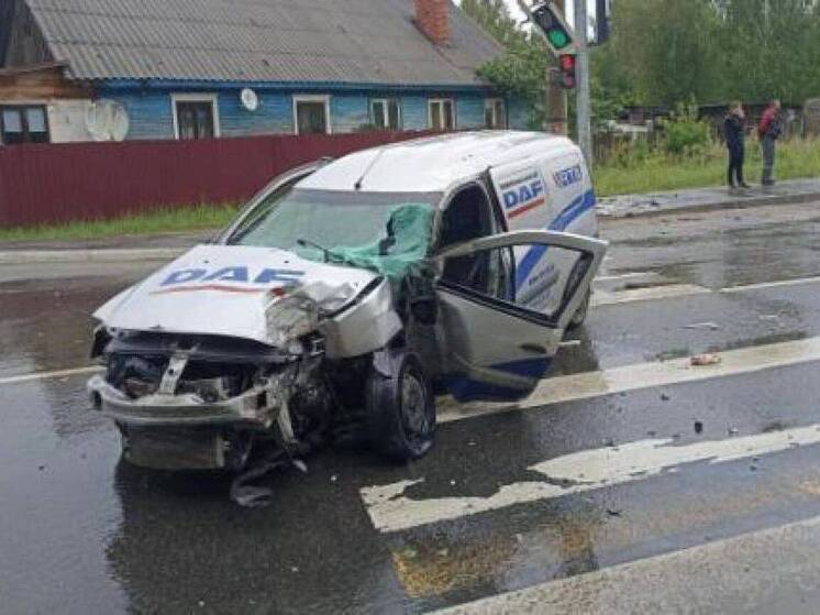 Угон авто и разрыв селезенки: в ОГИБДД рассказали детали ДТП в Брянске