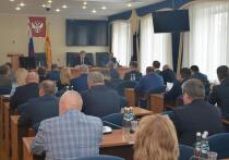 Заседание Воронежской городской думы пройдет в два этапа: 20 и 25 июня. В ходе первого этапа, состоявшегося 20 июня, депутаты обсудили и утвердили изменения, касающиеся границ семи избирательных округов. Это решение имеет важное значение, поскольку позволяет оптимально распределить количество избирателей перед предстоящими выборами, которые запланированы на 14 сентября.