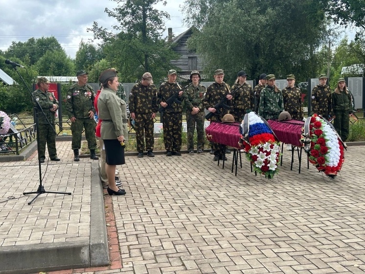 В поселке Жарковский Тверской области предали земле останки 11 бойцов Красной армии