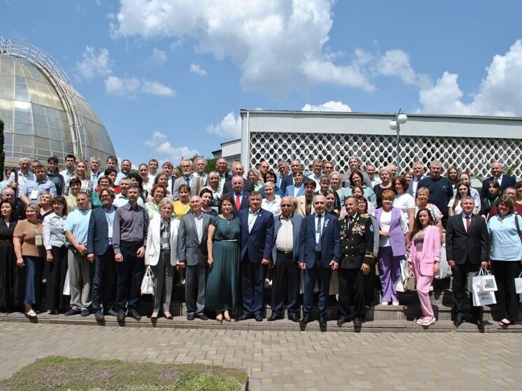 Ботанический сад в Донецке отметил шестидесятилетний юбилей