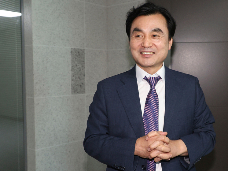 Президент Южной Кореи назначил главой минобороны страны политика с гражданским прошлым