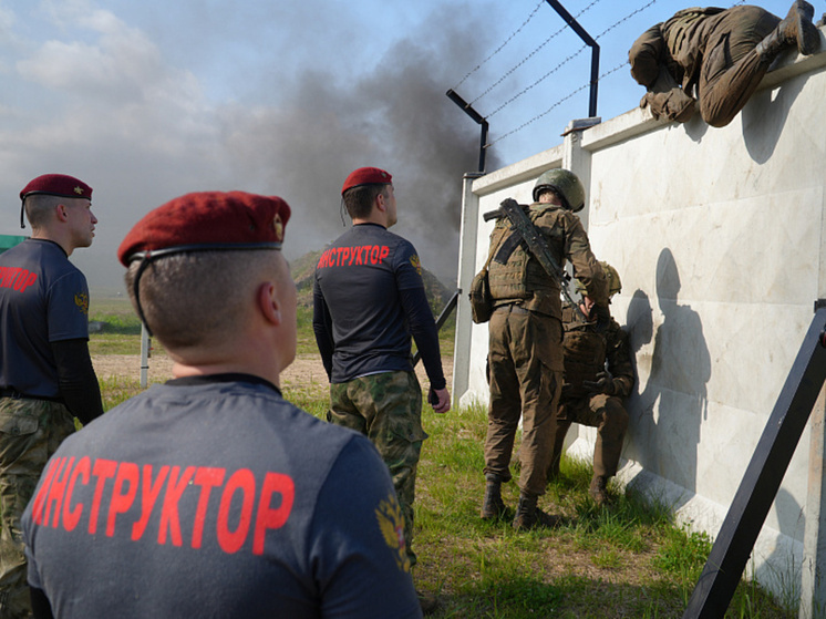 В Архангельске прошли испытания на право ношения крапового берета
