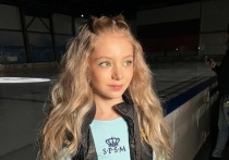13-летняя российская фигуристка Арина Парсегова показала своего домашнего любимца и очаровала подписчиков. Спортсменка, готовящаяся перейти в парное катание, провела фотосессию на воздухе со своим питомцем.