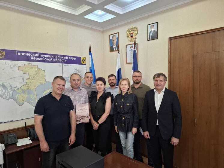 Депутаты ЗСК Игорь Брагарник и Денис Хмелевской привезли в Херсонскую область гуманитарную помощь