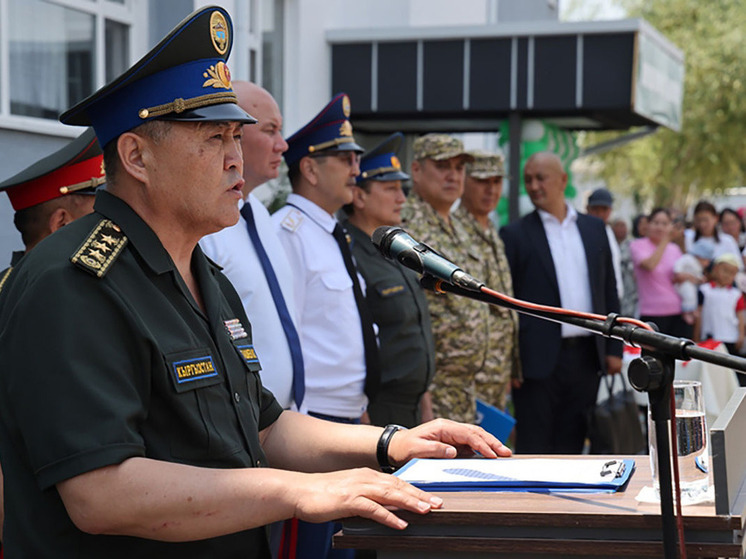 Камчыбек Ташиев открыл новый военный городок в Баткене