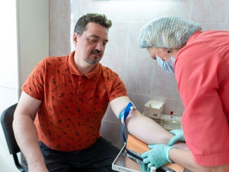 В Орле поликлиника №2 провела выездной медосмотр работников Службы крови
