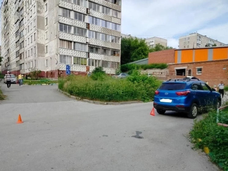 Пешехода на улице в Новосибирске сбила иномарка