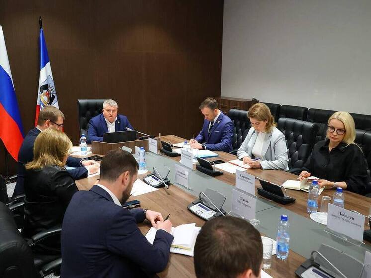 Врио Губернатора Великого Новгорода провёл совещание по итогам ПМЭФ–2025