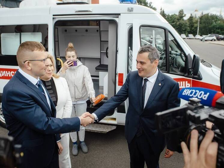 УАЗ передал курской больнице современный автомобиль скорой помощи