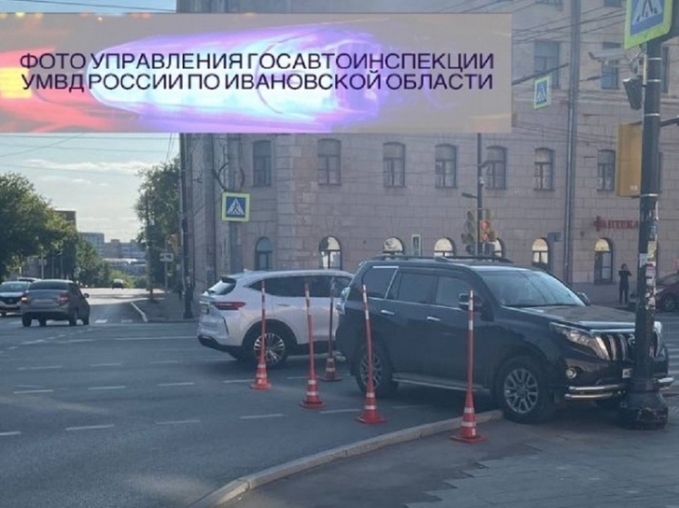 В Иванове водитель иномарки скончался после наезда на светофор