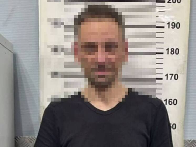 Пьяный дебошир с травматом начал угрожать петербуржцу