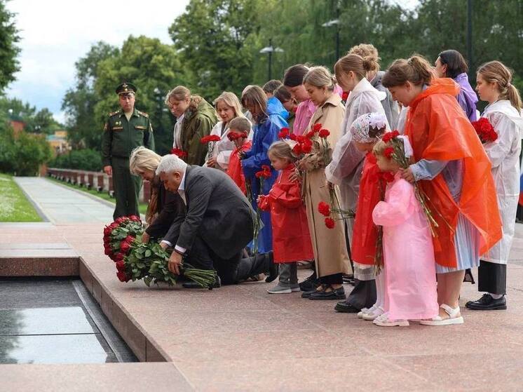 Тулячка рассказала о конкурсе «Рисуем с детьми Вечный огонь»