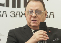 Президент театра "Ленком Марка Захарова" Марк Варшавер, 23 июня выступая на встрече Директорской ложи театров Москвы и «Галереи художников», пожелал российским военнослужащим выполнить задачи спецоперации