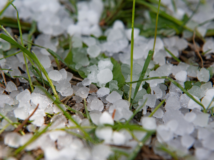 Heavy rain with thunderstorms and hail could disrupt life support in 3 regions of the Caucasus