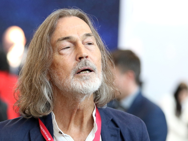 Nikas Safronov voleva dipingere un ritratto di Putin
