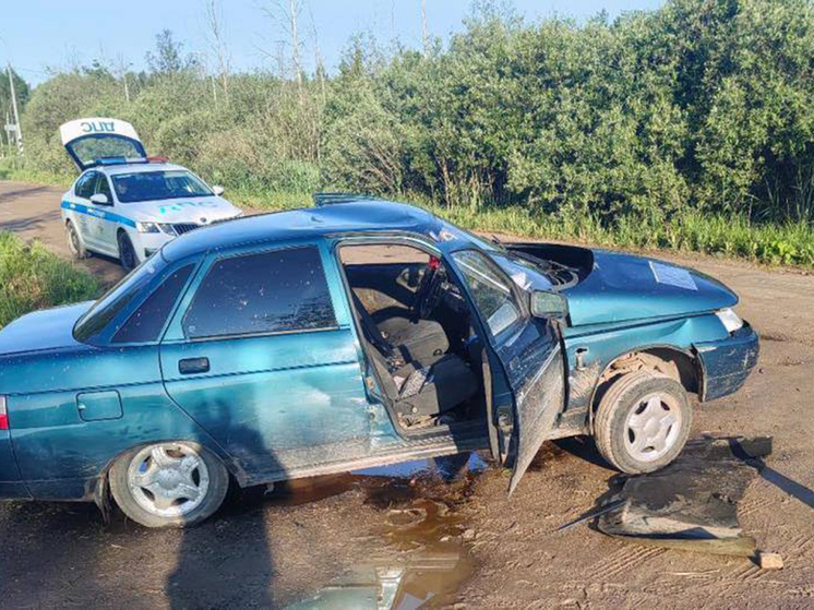 В Шимском округе 18-летний водитель отправил свою «Ладу» в кювет