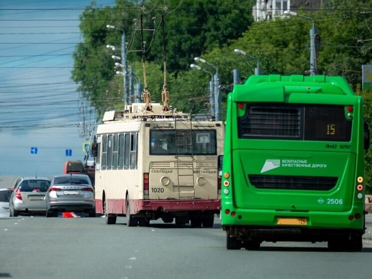 Молодая челябинка пострадала в столкновении двух автобусов