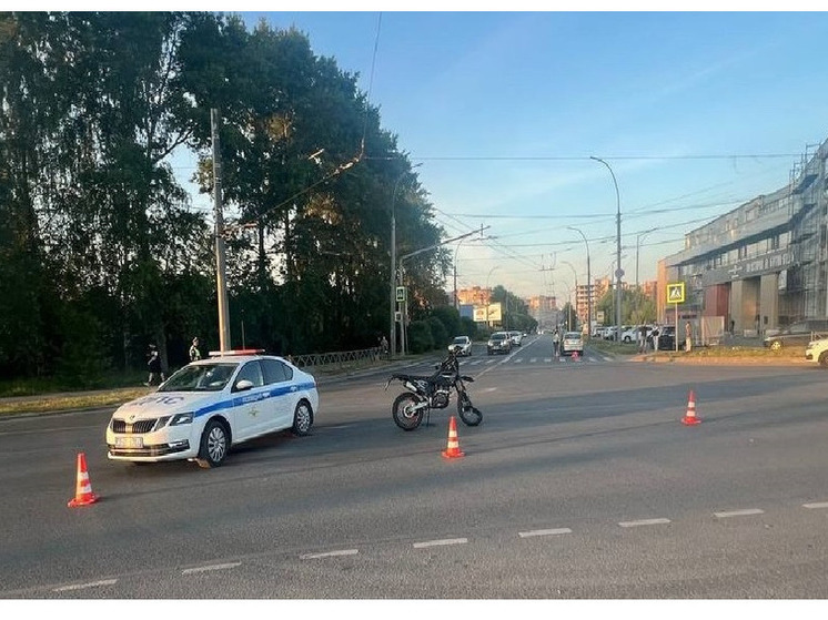Автоледи в Вологде проехала на красный и сбила мотоциклиста