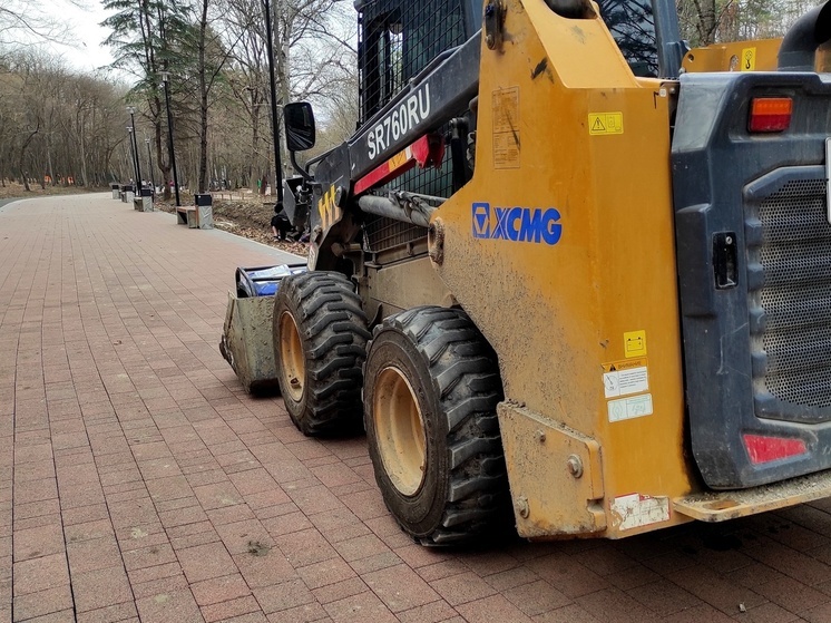 В Беслане реконструируют сквер в рамках нацпроекта