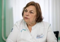 За это время она прошла путь от младшей медсестры по уходу за больными до заслуженного врача РФ.