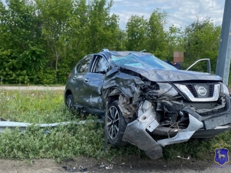 В Самарской области 41-летний мужчина на Nissan влетел в «гранту» на встречке