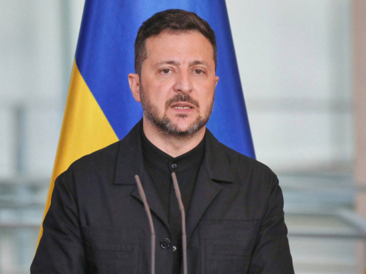 Глава киевского режима Владимир Зеленский в интервью британскому телеканалу Sky News заявил, что он должен продолжать оставаться на своей должности до завершения конфликта на Украине