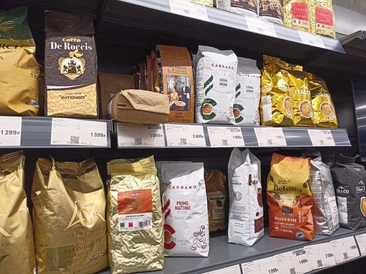 Восемь банок бодрящего напитка украл абаканский кофеман из одного магазина