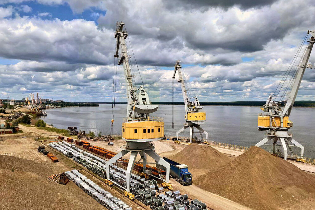 Объем грузоперевозок Чебоксарского речного порта в 2024г составил около 7 млн т
