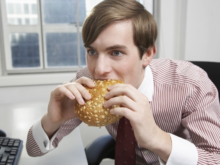 Врач Джутова назвала пищевые привычки, способствующие ускорению старения