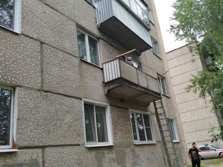 Пензенские спасатели пришли на помощь годовалому ребенку и котенку, попавшим в беду