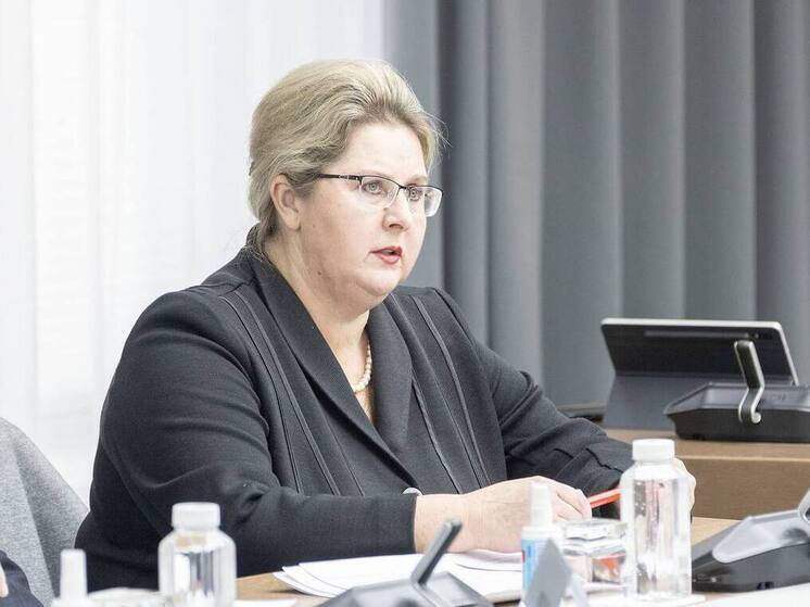 Прокуратура заставила Карпухину починить опасную детскую площадку