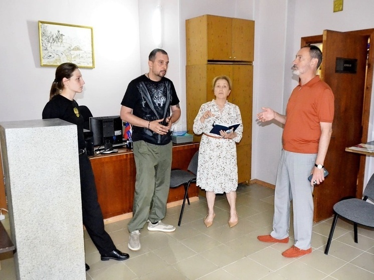 Политик Виктор Тепляков встретился с представителями казачьего общества Центрального района