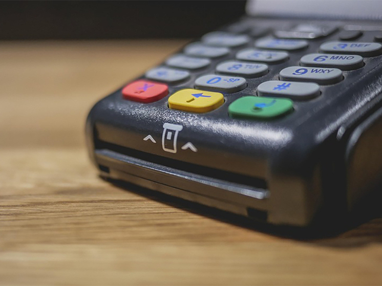 Калужан предостерегли от фальшивых терминалов и голосов «родных»