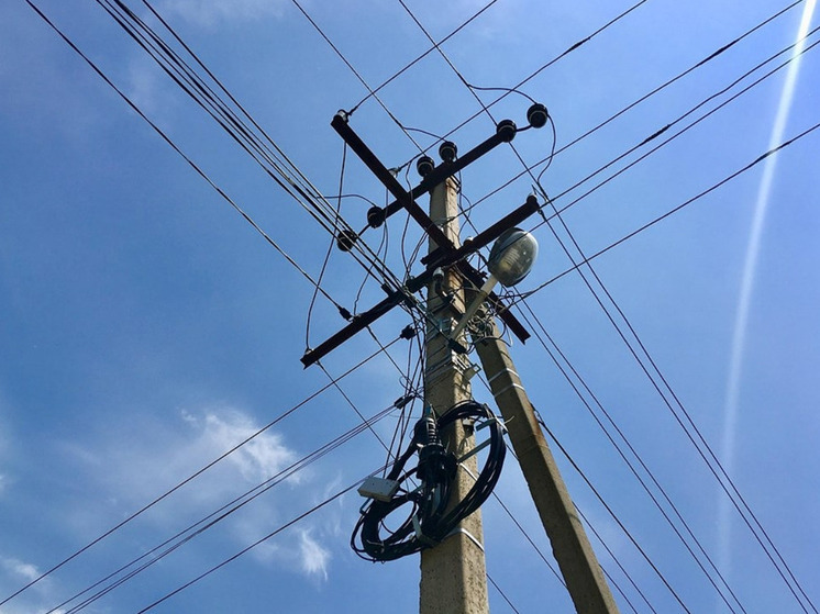 «Россети Кубань» напоминают об опасности незаконного размещения ВОЛС на опорах ЛЭП