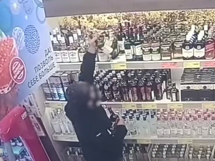 Рецидивист пытался украсть из магазина 7 бутылок спиртного в Кашире